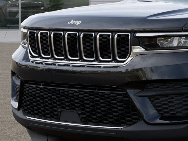 2027 Jeep Grand Cherokee GRAND CHEROKEE LAREDO X 4X4