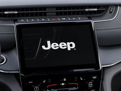 2027 Jeep Grand Cherokee GRAND CHEROKEE LAREDO X 4X4