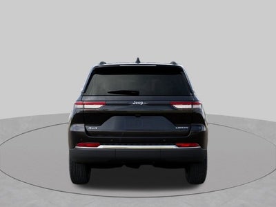 2027 Jeep Grand Cherokee GRAND CHEROKEE LAREDO X 4X4