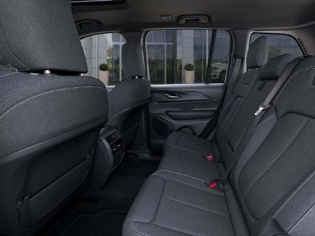 2027 Jeep Grand Cherokee GRAND CHEROKEE LAREDO X 4X4