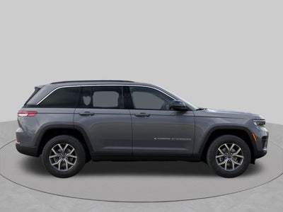 2027 Jeep Grand Cherokee GRAND CHEROKEE LAREDO X 4X4