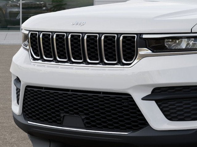 2027 Jeep Grand Cherokee GRAND CHEROKEE LAREDO 4X4