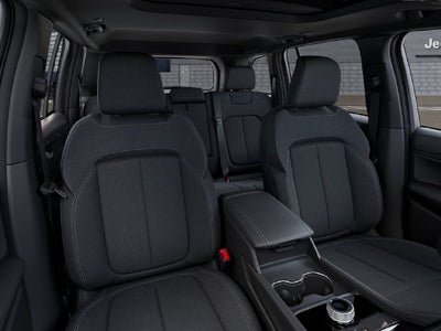 2027 Jeep Grand Cherokee GRAND CHEROKEE LAREDO X 4X4