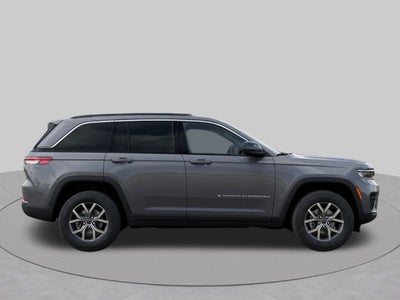 2027 Jeep Grand Cherokee GRAND CHEROKEE LAREDO X 4X4