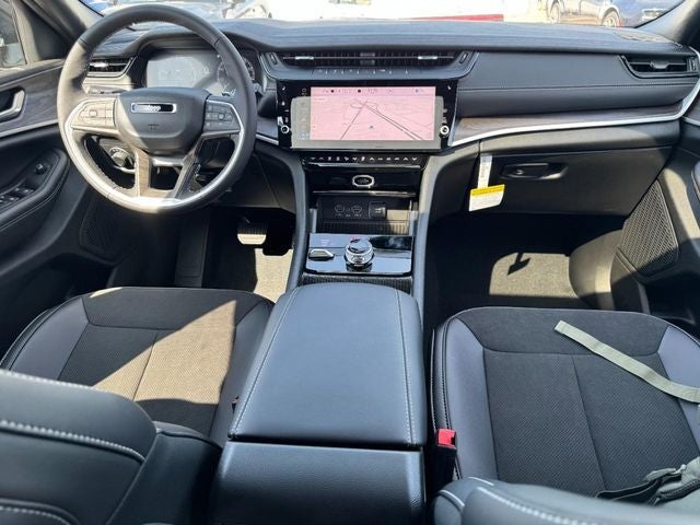 2027 Jeep Grand Cherokee GRAND CHEROKEE LAREDO ALTITUDE 4X4