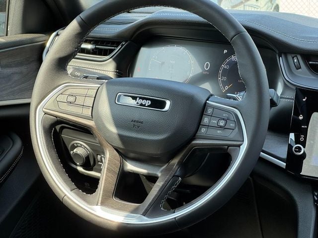 2027 Jeep Grand Cherokee GRAND CHEROKEE LAREDO ALTITUDE 4X4
