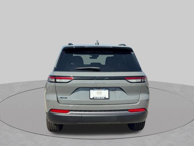 2027 Jeep Grand Cherokee GRAND CHEROKEE LAREDO ALTITUDE 4X4