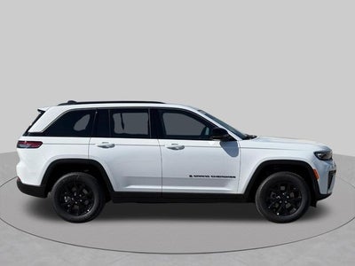 2026 Jeep Grand Cherokee GRAND CHEROKEE LAREDO ALTITUDE 4X4