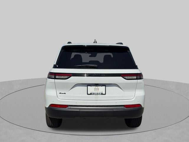 2027 Jeep Grand Cherokee GRAND CHEROKEE LAREDO ALTITUDE 4X4