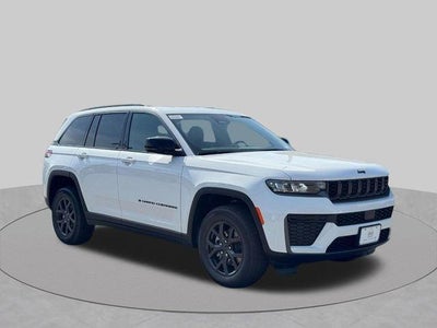 2027 Jeep Grand Cherokee Laredo Altitude