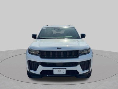 2027 Jeep Grand Cherokee Laredo Altitude