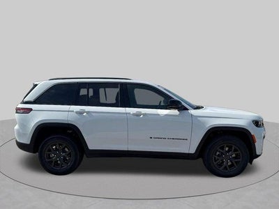 2027 Jeep Grand Cherokee Laredo Altitude