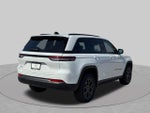 2027 Jeep Grand Cherokee Laredo Altitude
