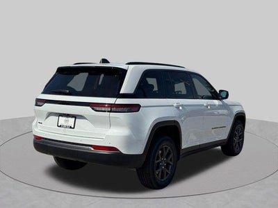 2027 Jeep Grand Cherokee Laredo Altitude
