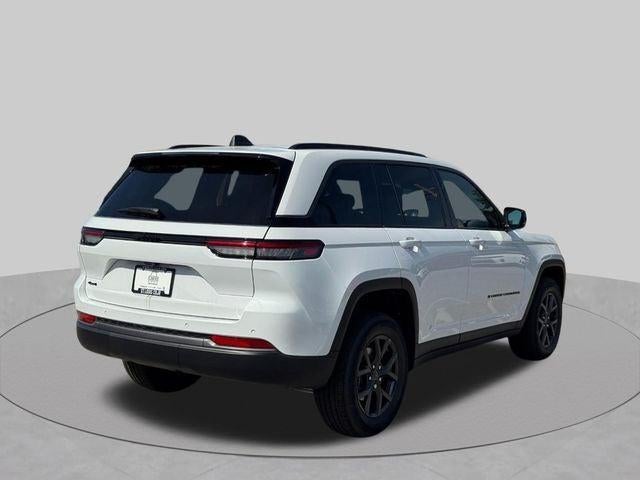 2027 Jeep Grand Cherokee Laredo Altitude