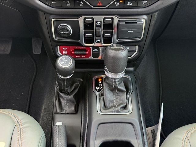 2025 Jeep Gladiator GLADIATOR MOJAVE 4X4