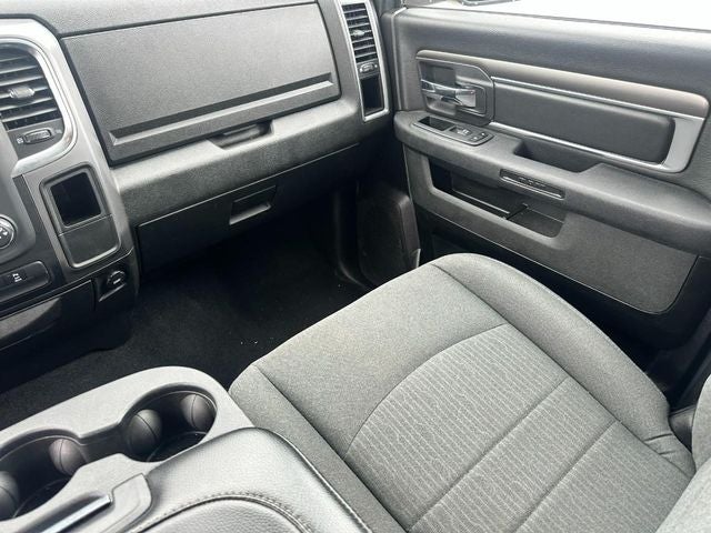 2024 RAM 1500 Classic Warlock Crew Cab 4x4 5'7' Box
