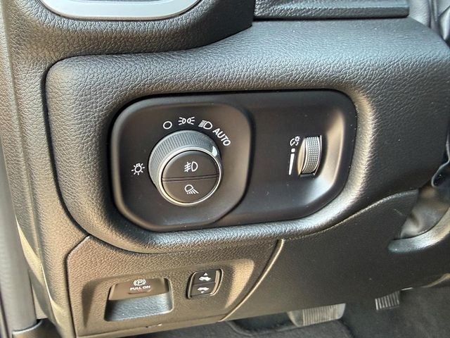 2022 RAM 1500 Big Horn Quad Cab 4x4 6'4' Box