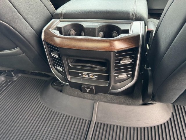 2022 RAM 1500 Laramie Crew Cab 4x4 5'7' Box