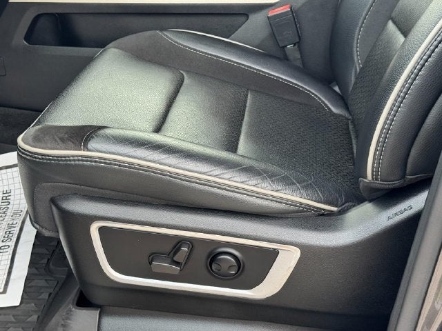 2022 RAM 1500 Laramie Crew Cab 4x4 5'7' Box