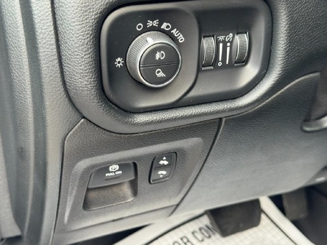 2022 RAM 1500 Laramie Crew Cab 4x4 5'7' Box