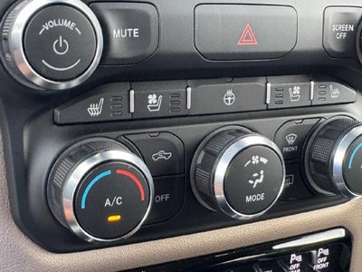 2022 RAM 1500 Laramie Crew Cab 4x4 5'7' Box