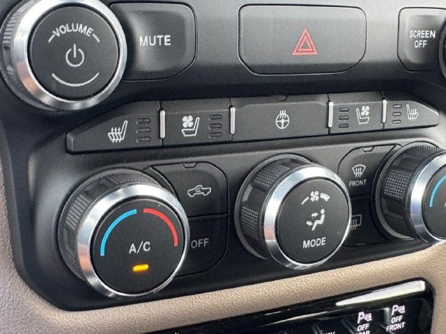 2022 RAM 1500 Laramie Crew Cab 4x4 5'7' Box
