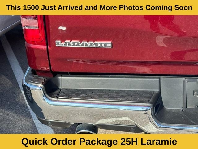 2020 RAM 1500 Laramie Crew Cab 4x4 5'7' Box