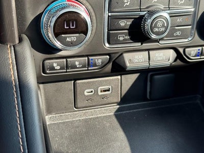 2022 GMC Yukon 4WD AT4