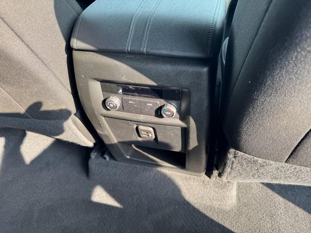 2023 Chevrolet Traverse AWD LT Cloth