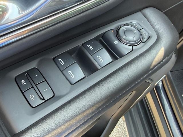 2024 Chevrolet Suburban 4WD LT