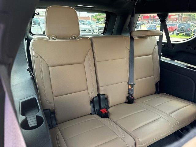 2023 Chevrolet Suburban 4WD Premier