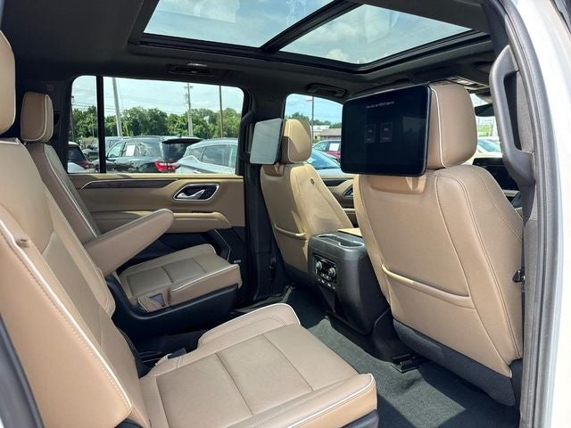 2023 Chevrolet Suburban 4WD Premier