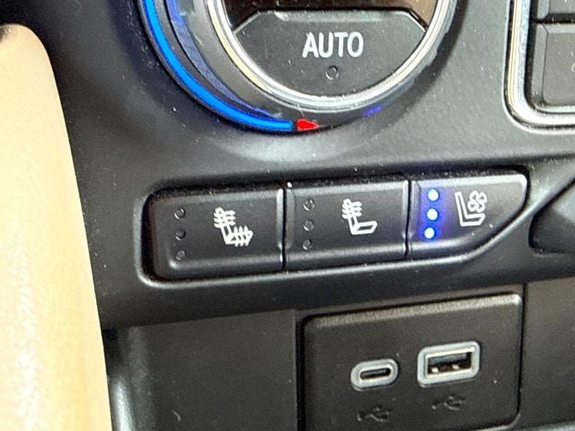 2023 Chevrolet Suburban 4WD Premier