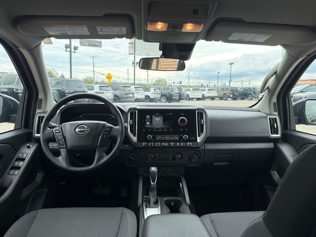 2025 Nissan Frontier Crew Cab SV 4x4