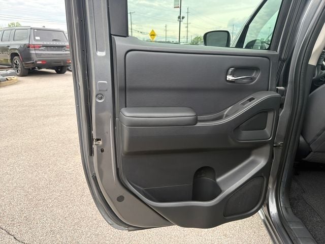 2025 Nissan Frontier Crew Cab SV 4x4
