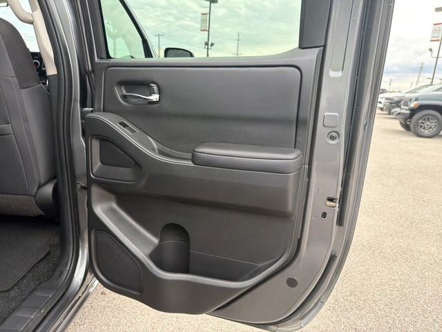 2025 Nissan Frontier Crew Cab SV 4x4