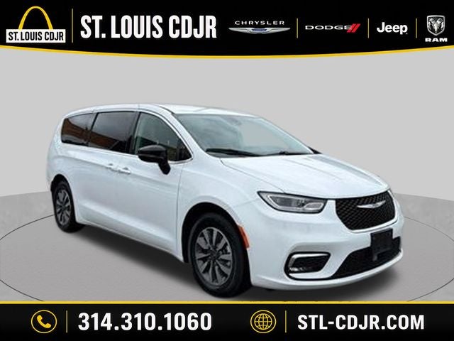 2024 Chrysler Pacifica Hybrid Select
