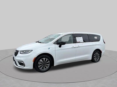 2024 Chrysler Pacifica Hybrid Select