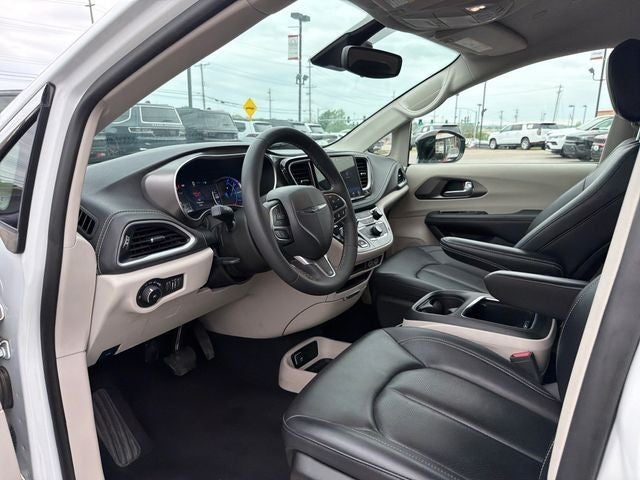 2024 Chrysler Pacifica Hybrid Select