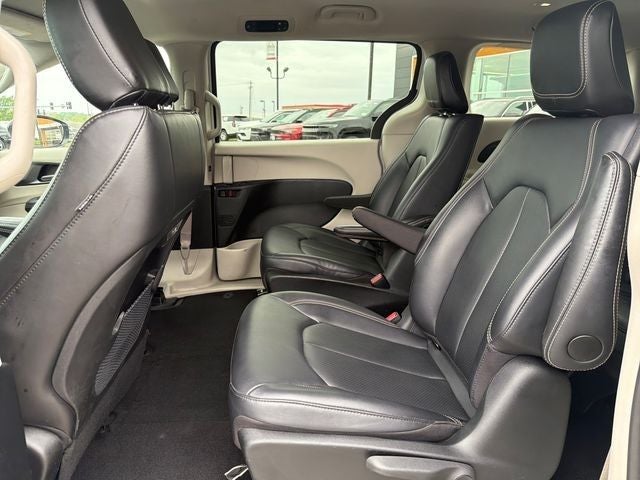 2024 Chrysler Pacifica Hybrid Select