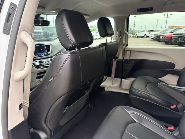 2024 Chrysler Pacifica Hybrid Select