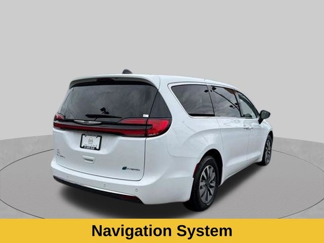 2024 Chrysler Pacifica Hybrid Select