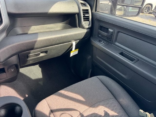 2027 RAM Ram 3500 RAM 3500 TRADESMAN CREW CAB 4X4 8' BOX