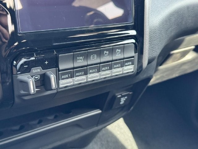 2027 RAM Ram 3500 RAM 3500 TRADESMAN CREW CAB 4X4 8' BOX