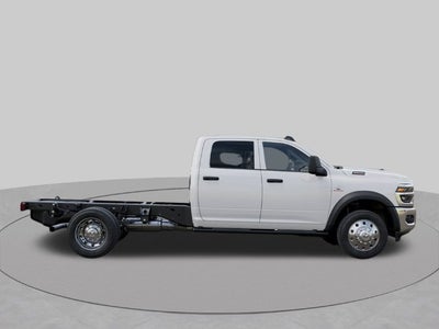 2027 RAM Ram 5500 Chassis Cab RAM 5500 TRADESMAN CHASSIS CREW CAB 4X4 60' CA