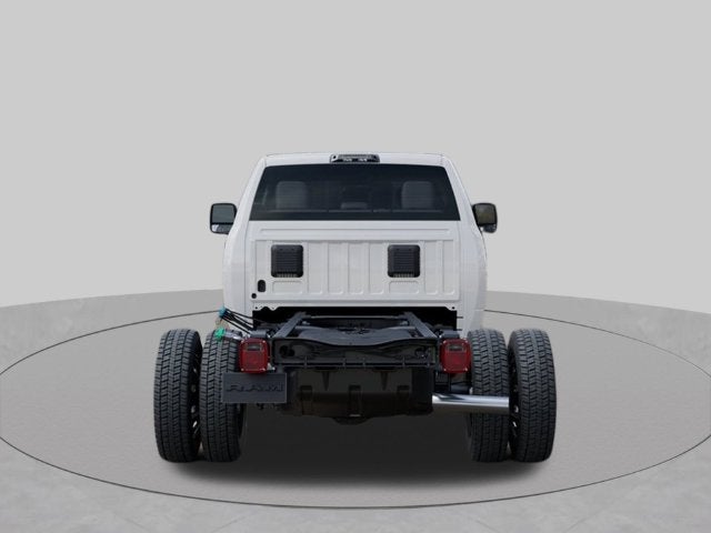 2027 RAM Ram 5500 Chassis Cab RAM 5500 TRADESMAN CHASSIS CREW CAB 4X4 60' CA