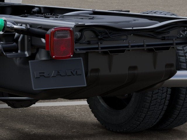 2027 RAM Ram 5500 Chassis Cab RAM 5500 TRADESMAN CHASSIS CREW CAB 4X4 60' CA