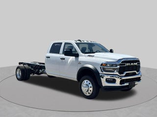 2026 RAM 5500 Chassis RAM 5500 TRADESMAN CHASSIS CREW CAB 4X4 84' CA