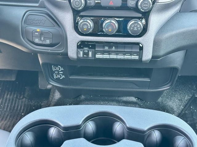 2026 RAM Ram 3500 Chassis Cab RAM 3500 TRADESMAN CREW CAB CHASSIS 4X4 60' CA